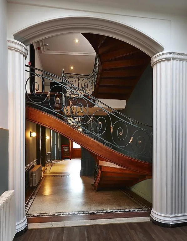 Hotel Monsieur Ernest Μπριζ