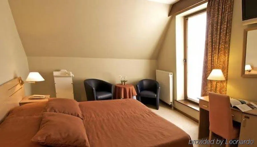 Hotel Monsieur Ernest Μπριζ