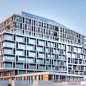 Radisson Blu Hotel, Μπριζ