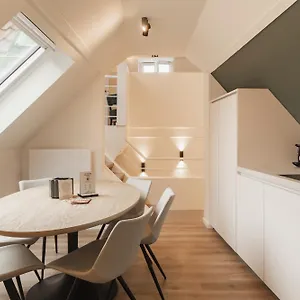 Apartment Highest Five By Romy&travis